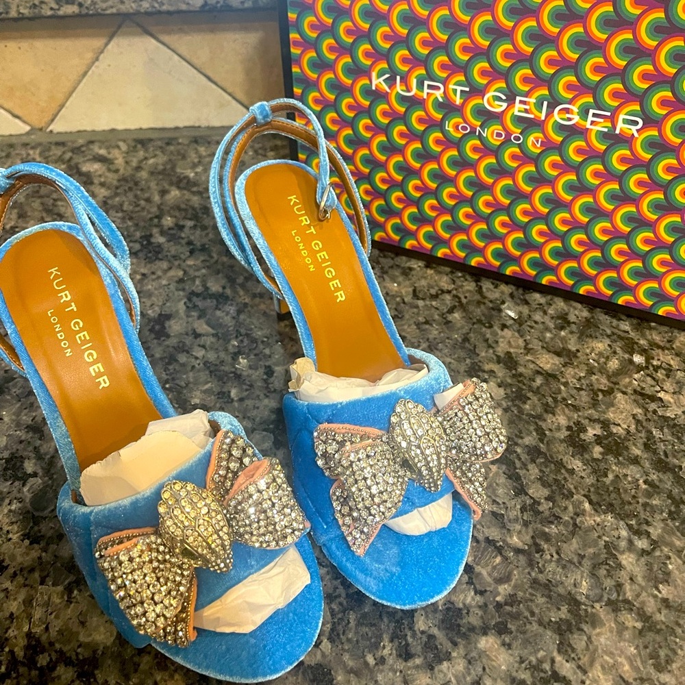 Gorgeous shoes! Like new!